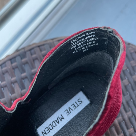 Steve Madden “Adelphiv” leather and RED velvet booties with heal size 8.5 - Picture 3 of 5